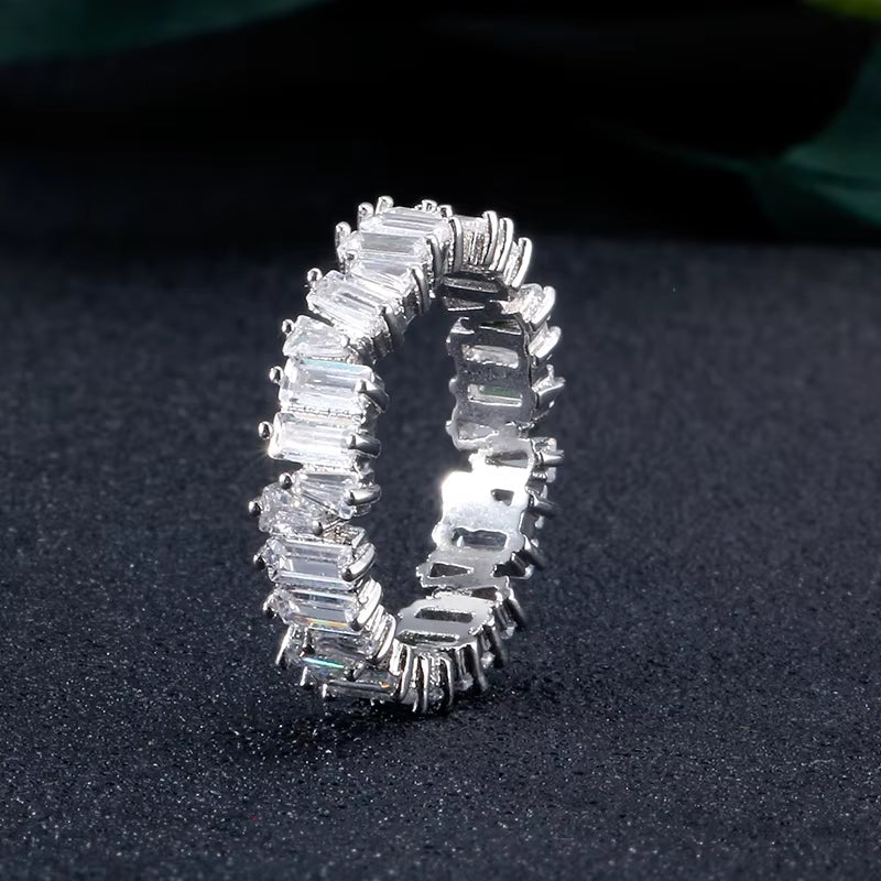 Elegant Sparkling Zircon Rings for Women - Perfect Gift for Weddings, Anniversaries, and Special Occasions