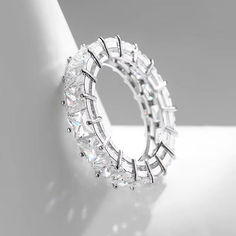 Elegant Sparkling Zircon Rings for Women - Perfect Gift for Weddings, Anniversaries, and Special Occasions