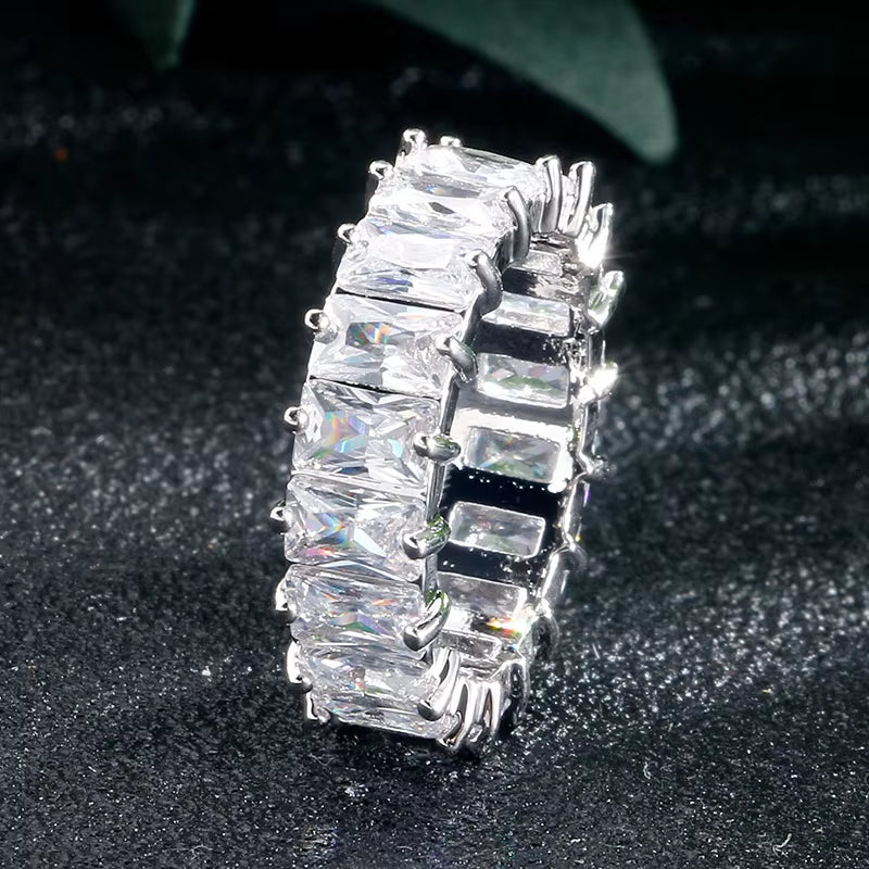 Elegant Sparkling Zircon Rings for Women - Perfect Gift for Weddings, Anniversaries, and Special Occasions